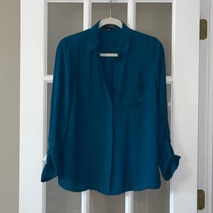 The Limited rayon shirt Medium in a gorg Teal color